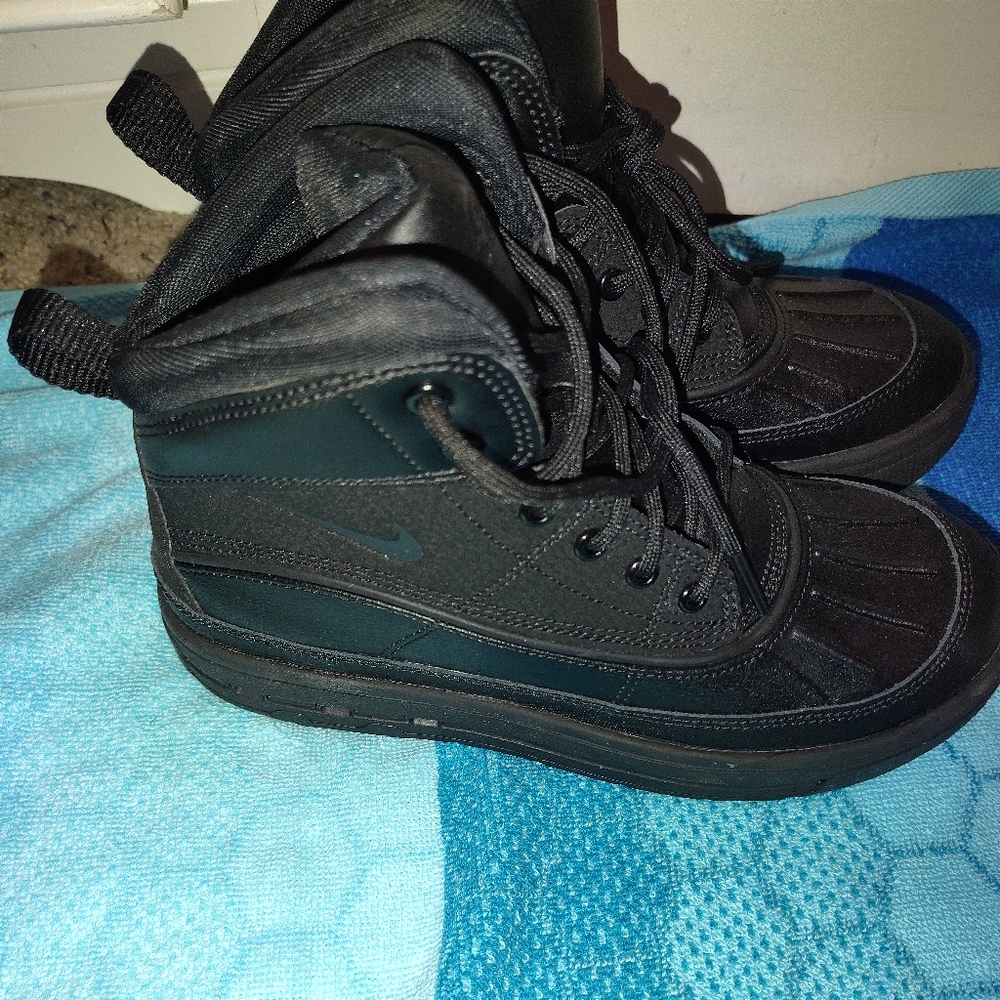 Kids Nike shoes brand new